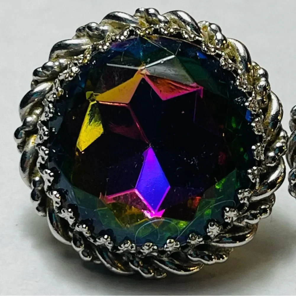 Vintage 1950’s Elsa Schiaparelli Faux Watermelon Tourmaline Clip Earring… - Picture 4 of 17